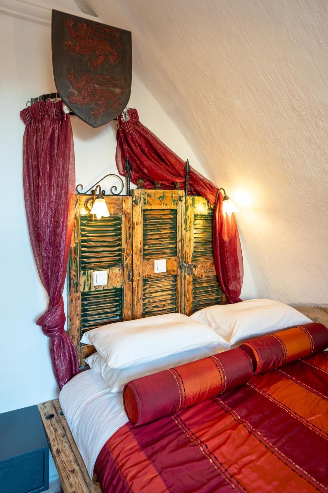 Cava D'oro Hotel 2*